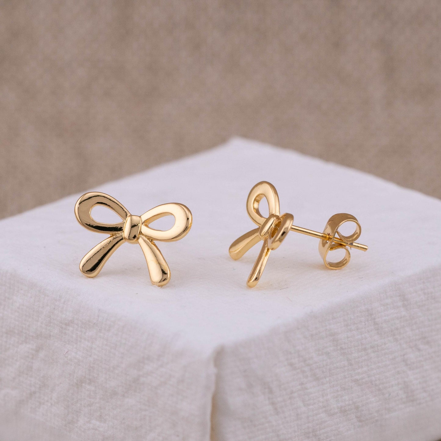 Bow earrings