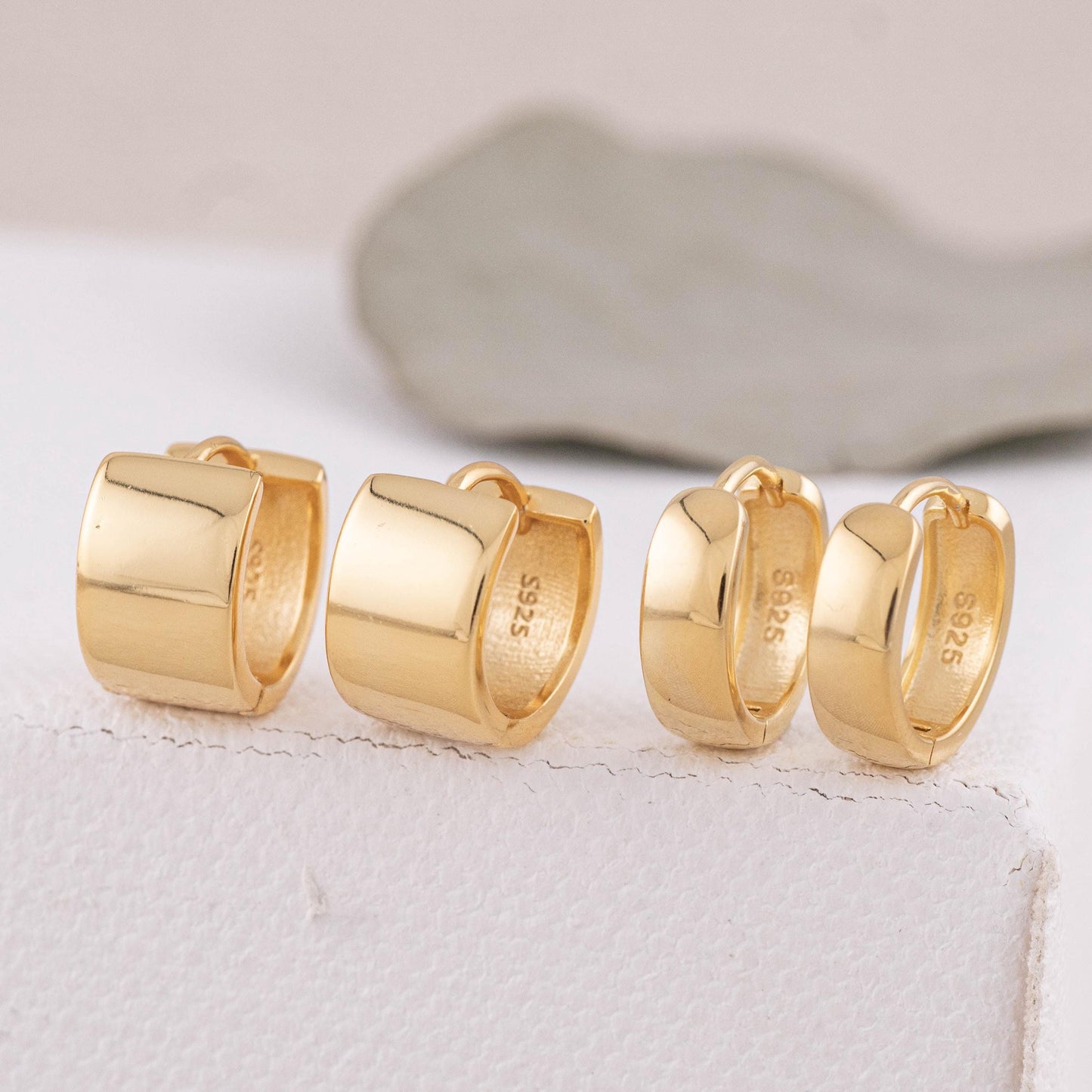 Thick hoop earrings set