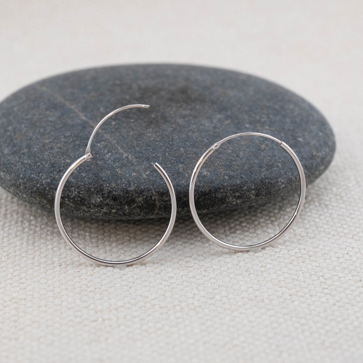 Thin wire gold hoop earrings set